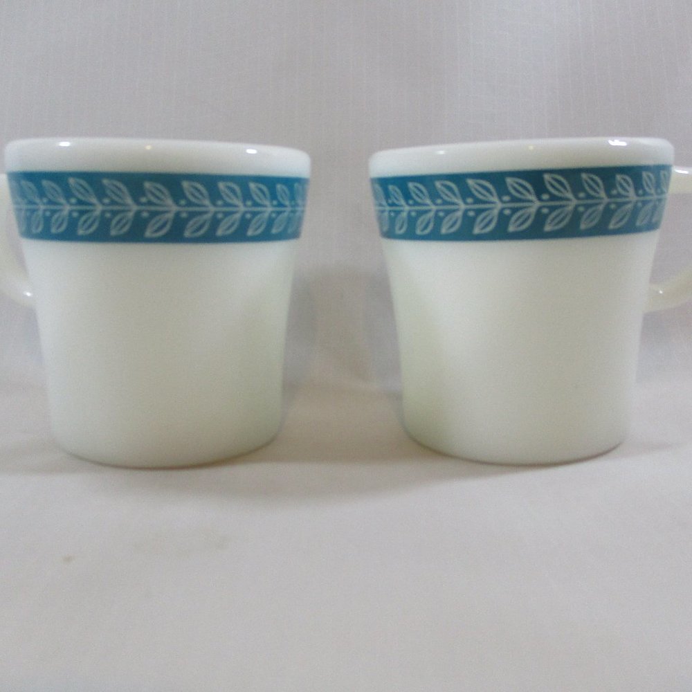 (2) Pyrex Corning Turquoise Laurel Leaf Mugs